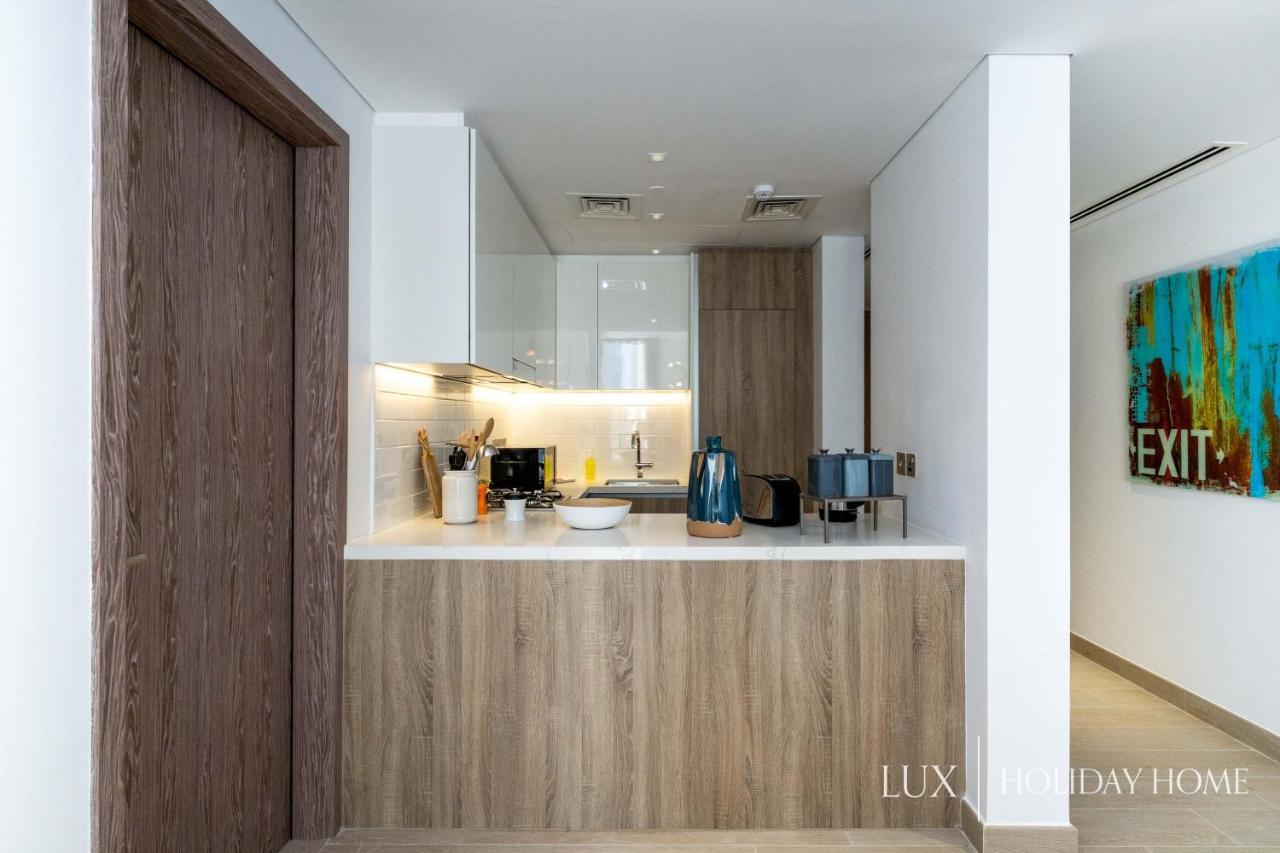 Lux - Contemporary Suite With Full Marina View ドバイ エクステリア 写真