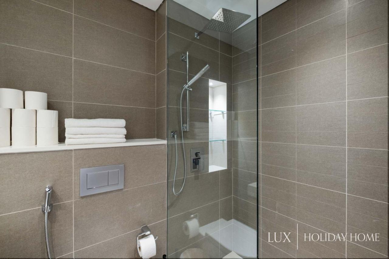 Lux - Contemporary Suite With Full Marina View ドバイ エクステリア 写真